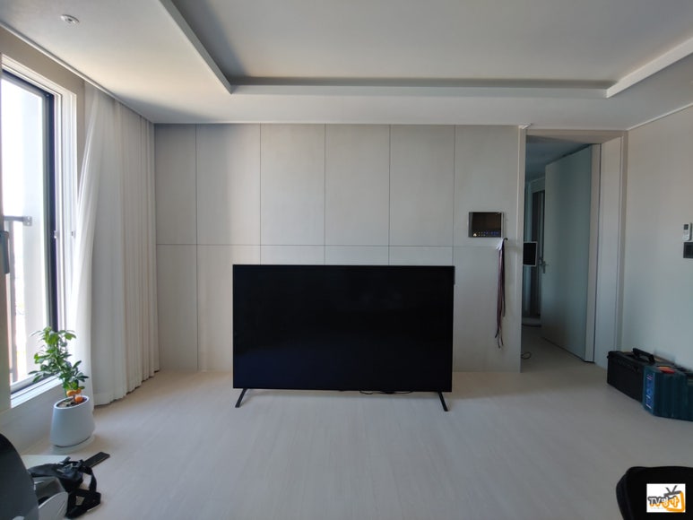 경남아너스빌디오션 LG 77인치 시공사진 1
