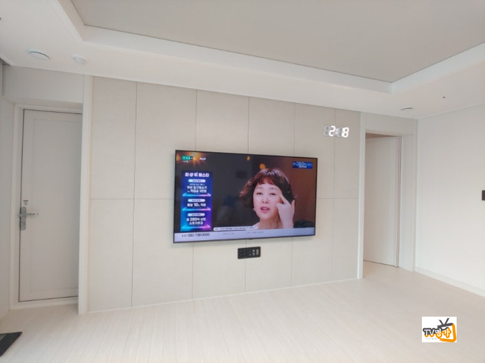 중흥S클래스퍼스트파크 LG 75인치 시공사진 2